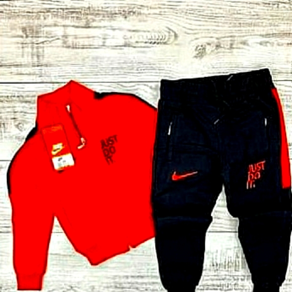 Kids' No Collar Nike - Picture 1 of 1